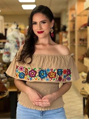 Solei Women's Rosalia Fino Floral Crop Top in Khaki